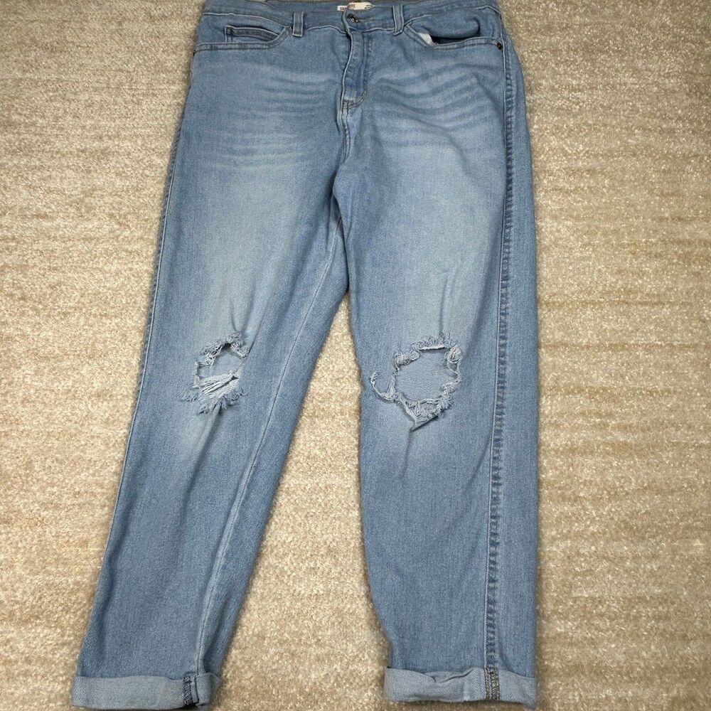 Signature‎ Levi Strauss Jeans Womens 12 Boyfriend Distressed Light Wash W31